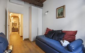 Oltrarno Modern Apartment In Florence
